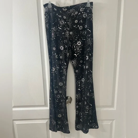 Black Galaxy Flare Leggings - Picture 4 of 6